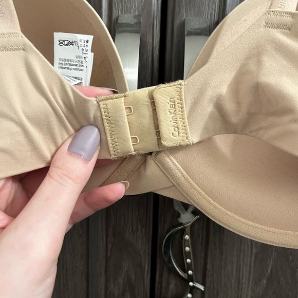 Calvin Klein Plunge Bra - Picture 5 of 6